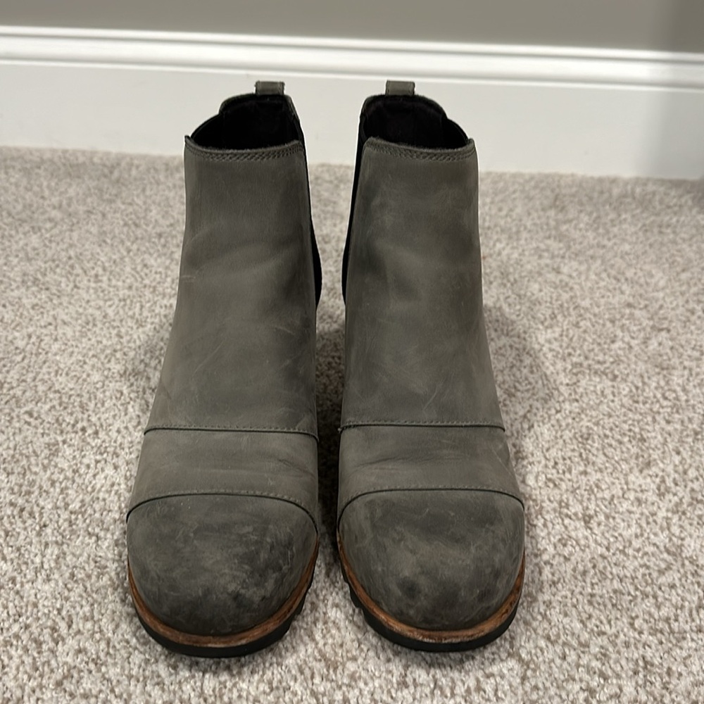 Sorel Lea Wedge Boot In Gray. Size 9. Minimal Wea… - image 2